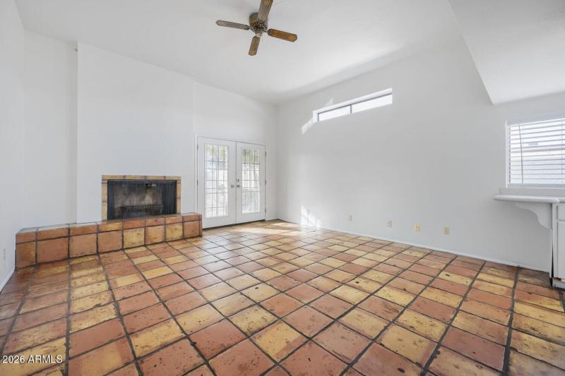 2044 S Don Carlos Apt 7 - Web Quality -