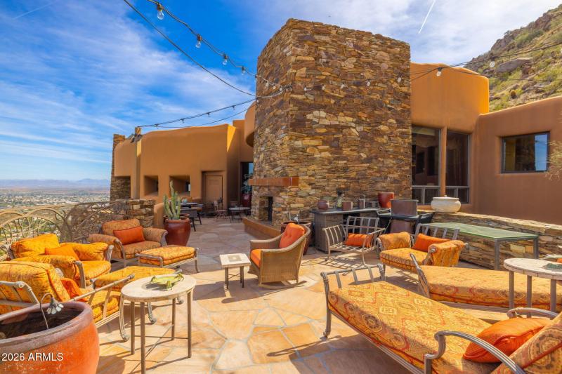 Sprawling Upper Deck