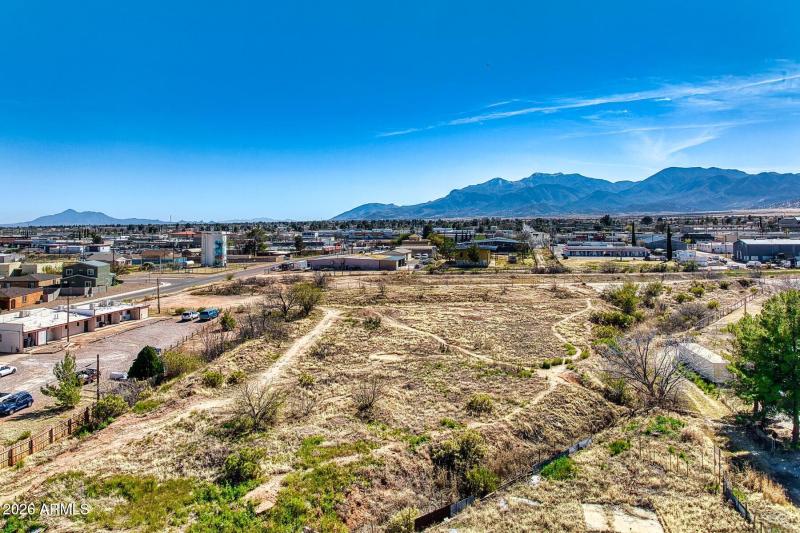 Carmichael Avenue Parcel-062003