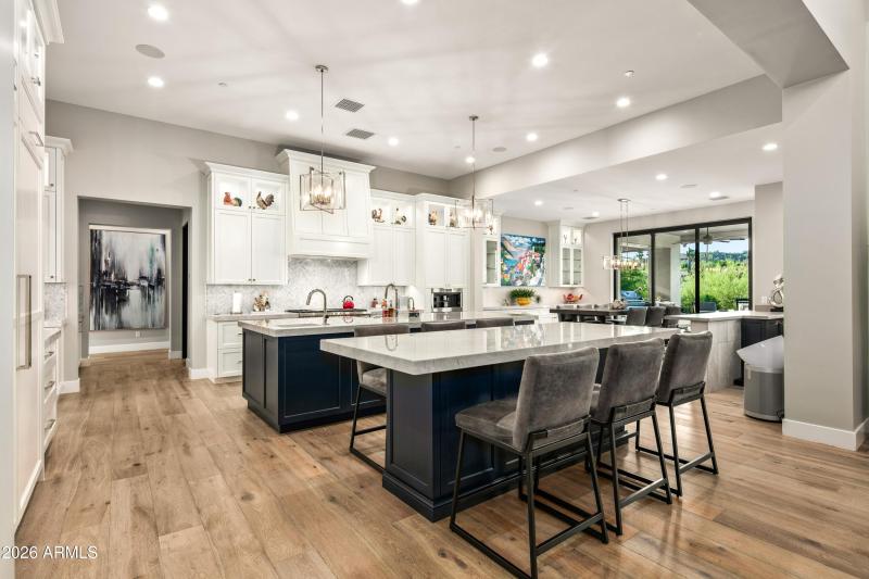 018_Casual Dining Island