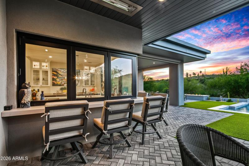 025_Indoor Outdoor Open Bar