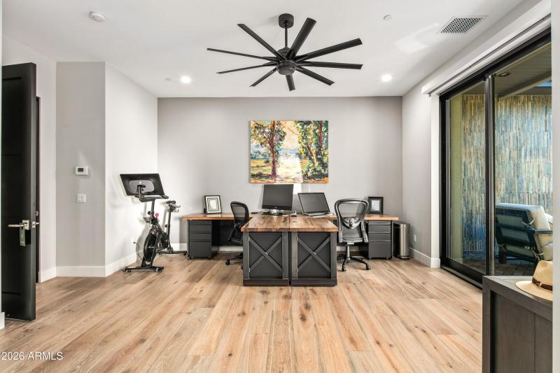 041_Junior Suite Office