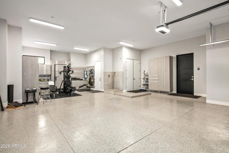 046_2 Garages - 5 cars