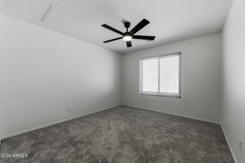 68-web-or-mls-16601 S 15th St-207