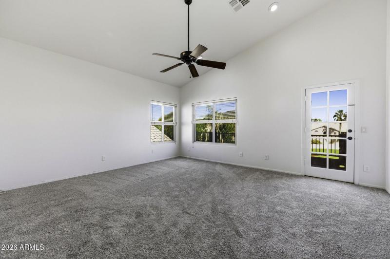 63-web-or-mls-16601 S 15th St-202