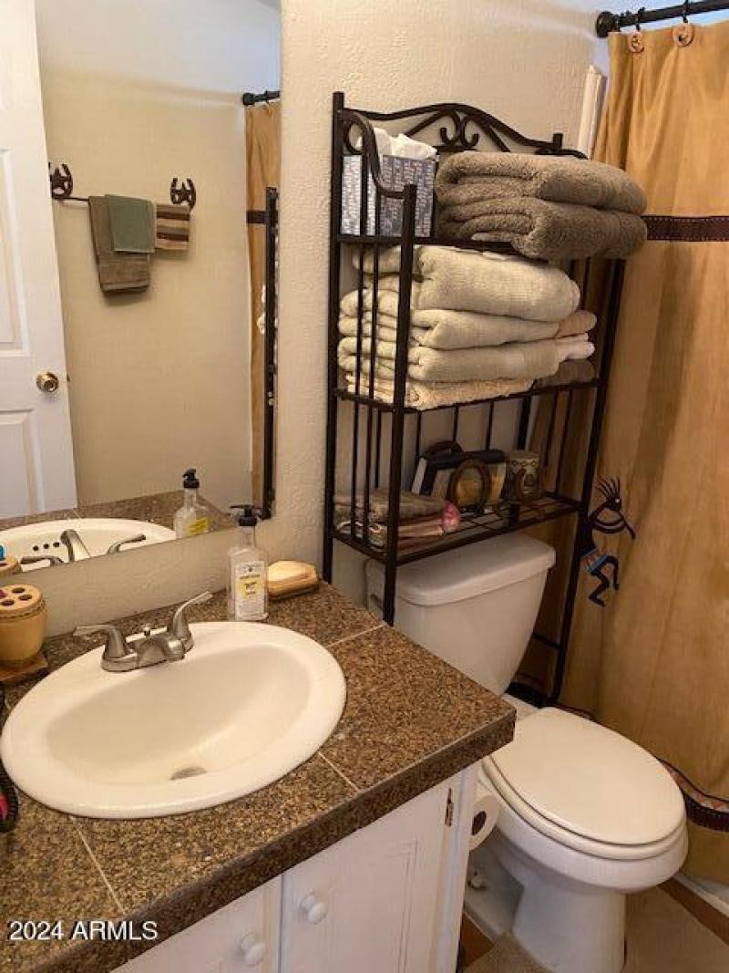 1280 N Ironwood #84 Bath 2_2