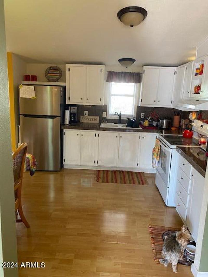 1280 N Ironwood #84 Kitchen 2