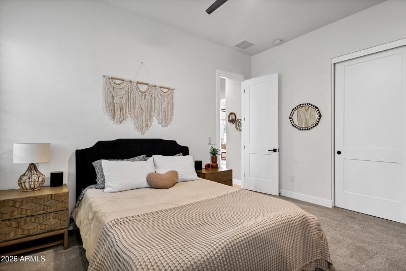 3484 E Bloomfield Pkwy-33