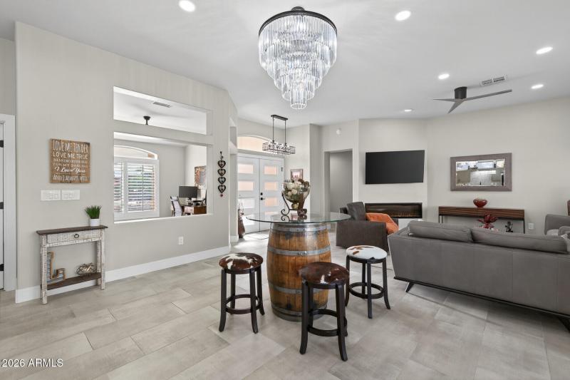 18_22015_N_Mirage_Lane18_mls