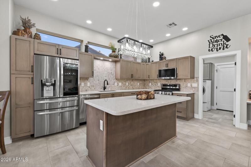 24_22015_N_Mirage_Lane24_mls