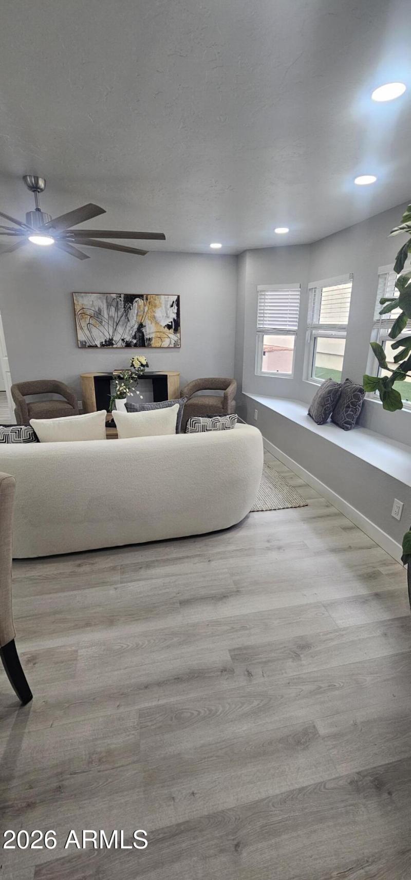 Emerald Scottsdale 10949 E Hope Dr 85259