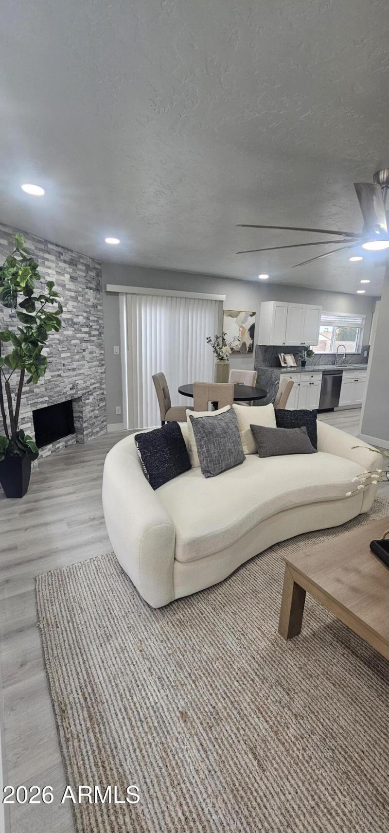 Emerald Scottsdale 10949 E Hope Dr 85259