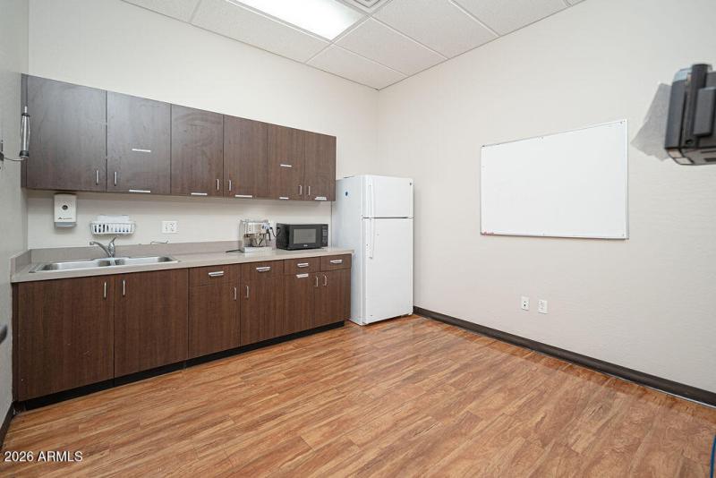 20260211_4338-W-Thomas-Rd_08