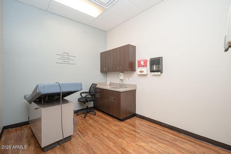 20260211_4338-W-Thomas-Rd_09