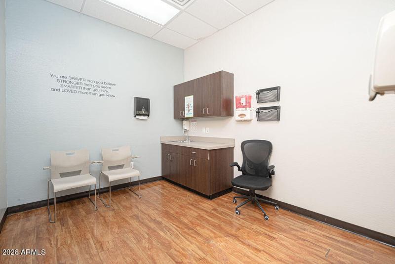 20260211_4338-W-Thomas-Rd_21