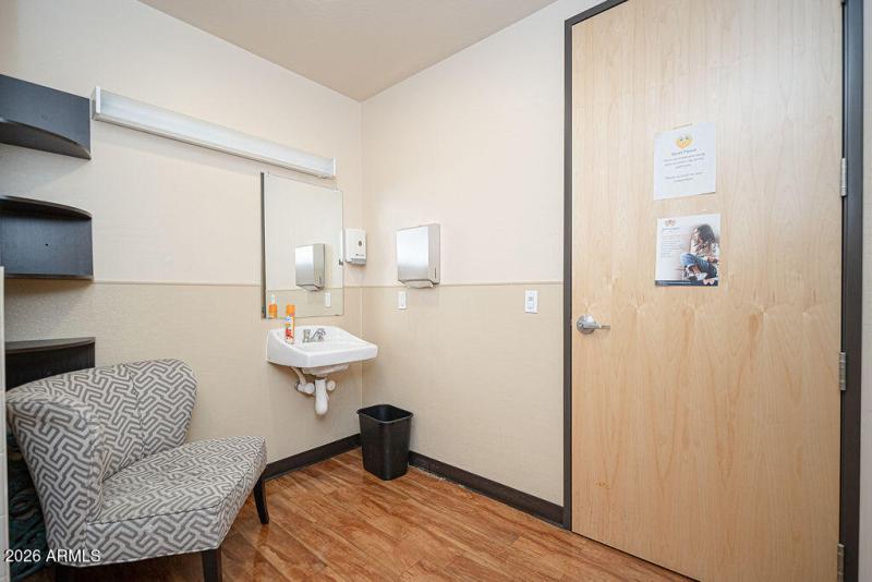 20260211_4338-W-Thomas-Rd_27