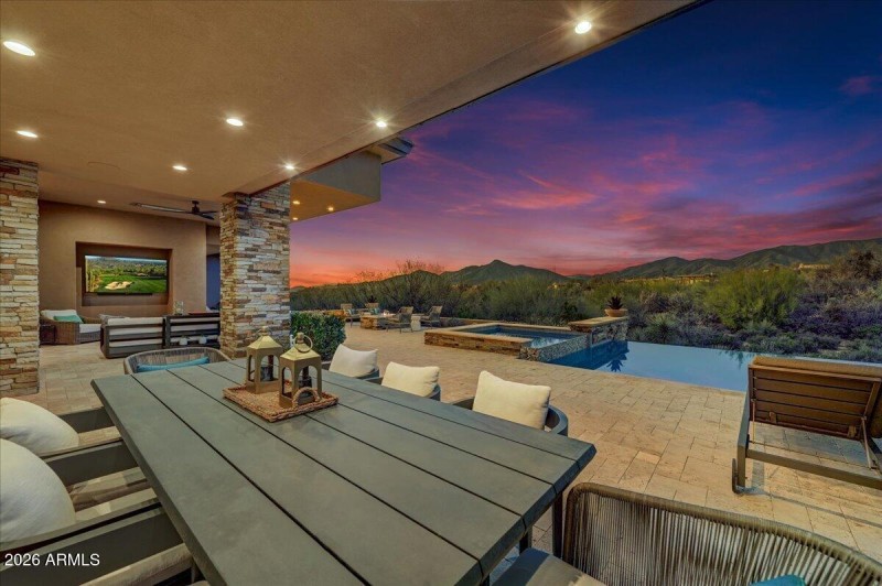 61-Patio Dining - Copy