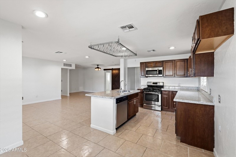 07-Kitchen to Living