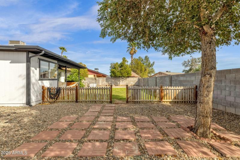 40-web-or-mls-4721-w-sweetwater-ave