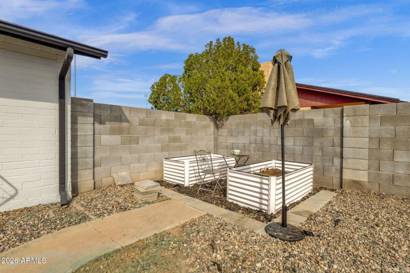 38-web-or-mls-4721-w-sweetwater-ave