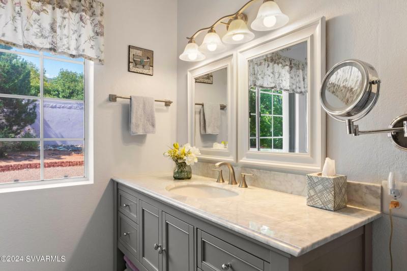 012_Carrara Marble Countertops