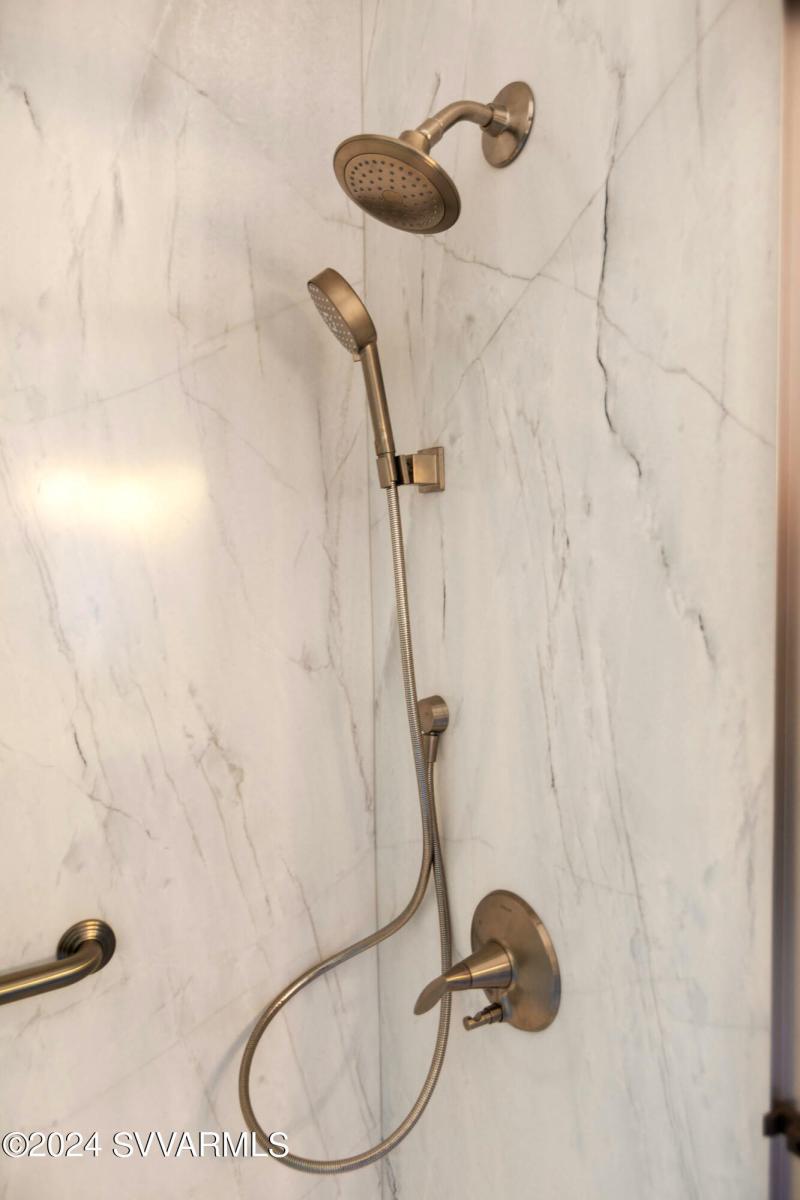 013_Dual Shower Heads