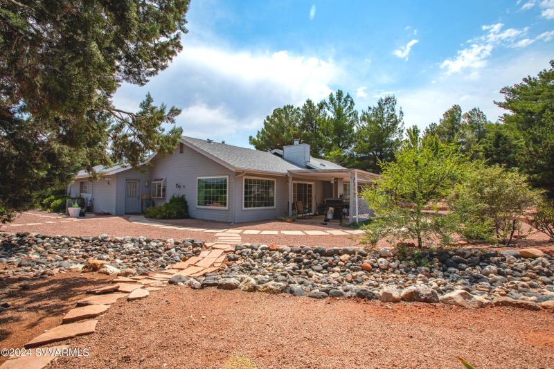 022_Beautiful Landscaping