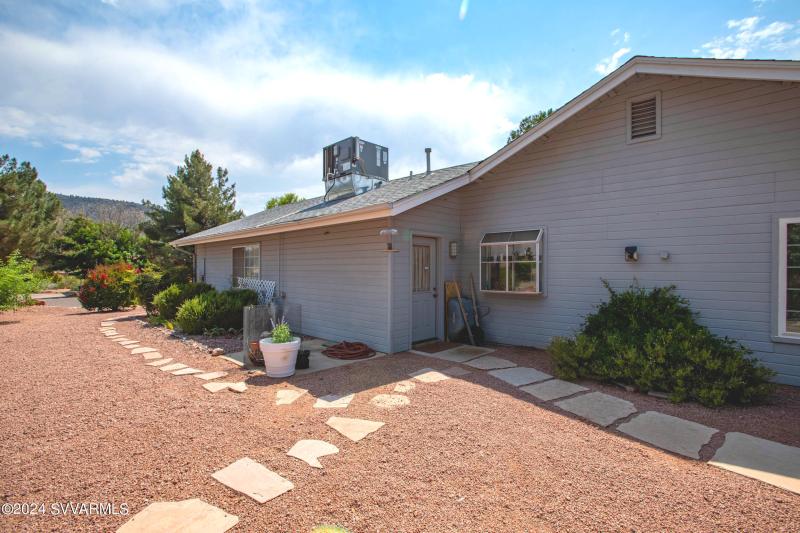 024_Meandering Pathways