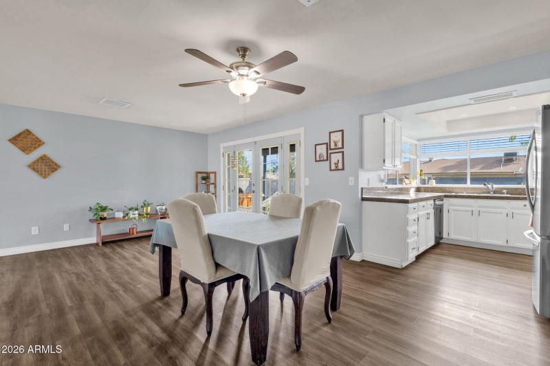 12-web-or-mls-4721-w-sweetwater-ave