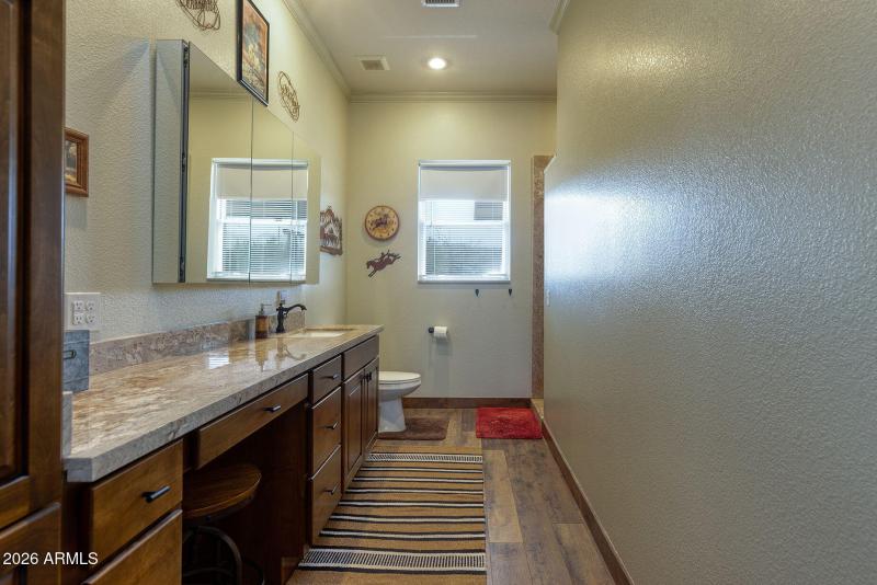 23-web-or-mls-photo(23) 828 N Gun Creek