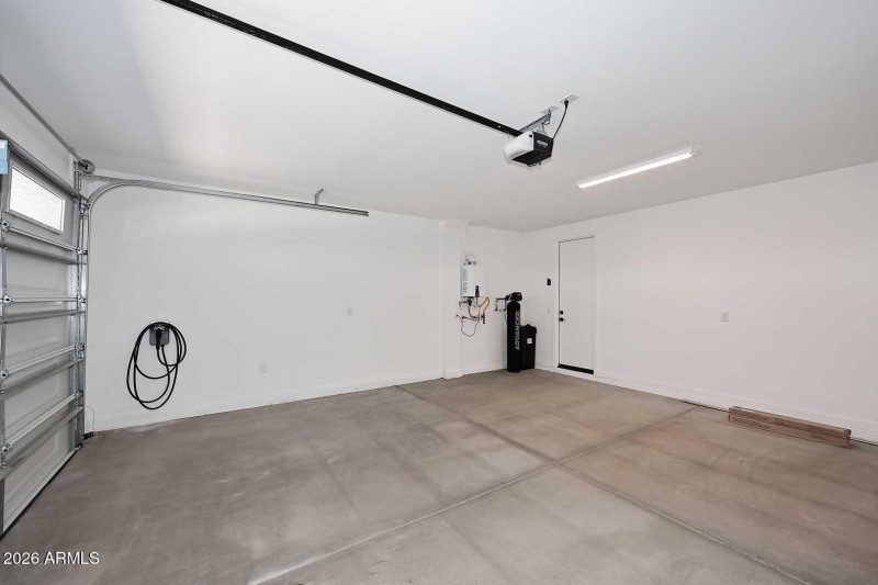 Oversized Garage-Water Softner
