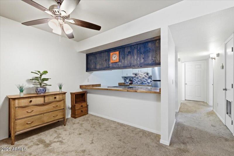 06-1402_E_Guadalupe_Rd_6