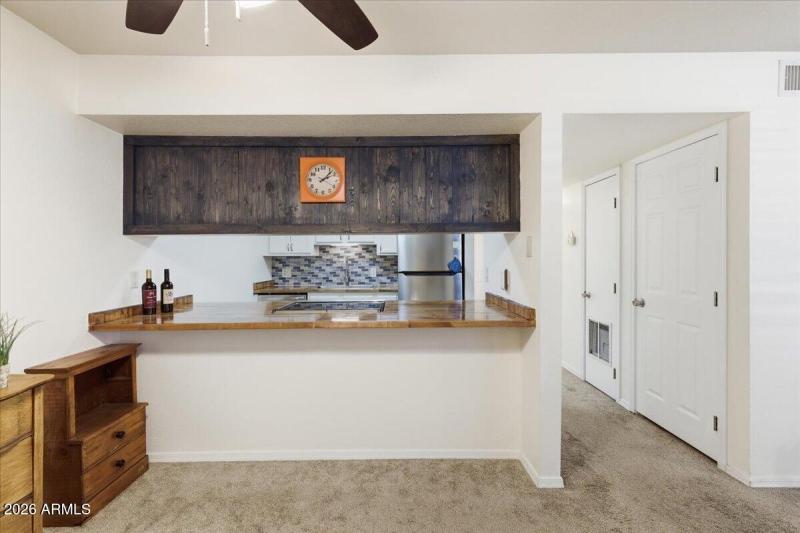 07-1402_E_Guadalupe_Rd_7