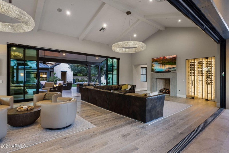 86-web-or-mls-22407-n-89th-st