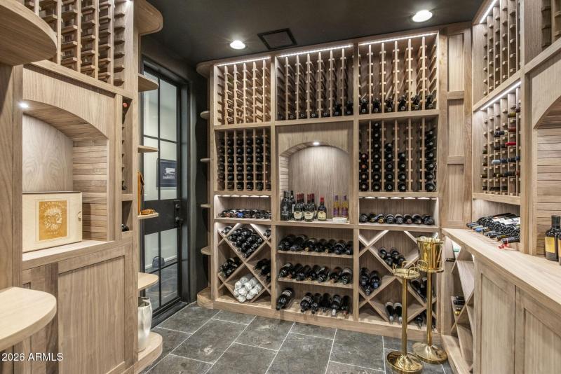 042_Wine Room