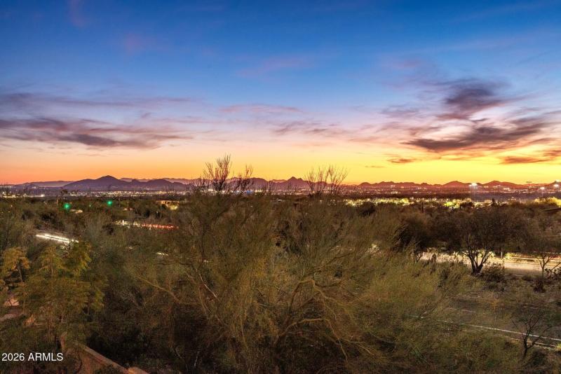 071_City Light Views