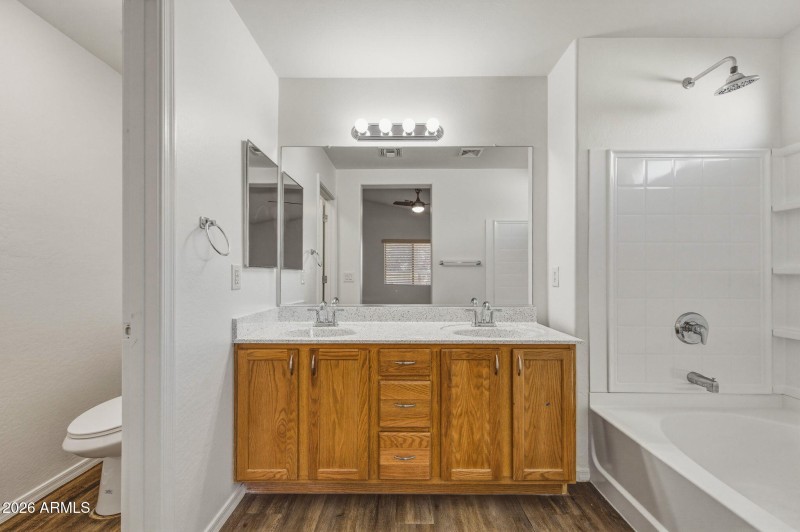 20-web-or-mls-41896 W Avella Dr-20