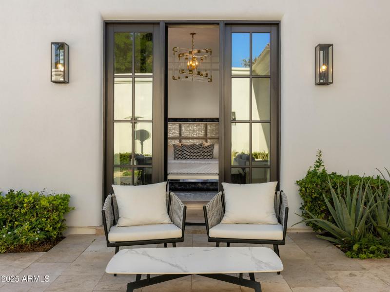 primary bedroom lounge