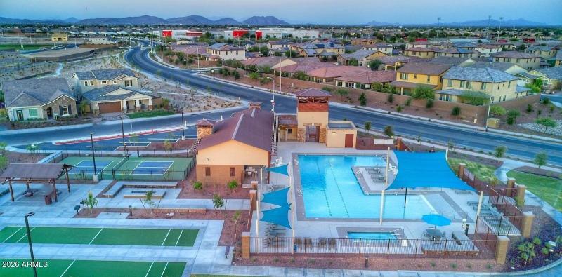 POOL AND PICKLEBALL-MEADOWS COMMUNITY