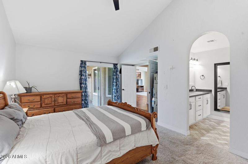 25-web-or-mls-6016 W Kings Ave Glendale,