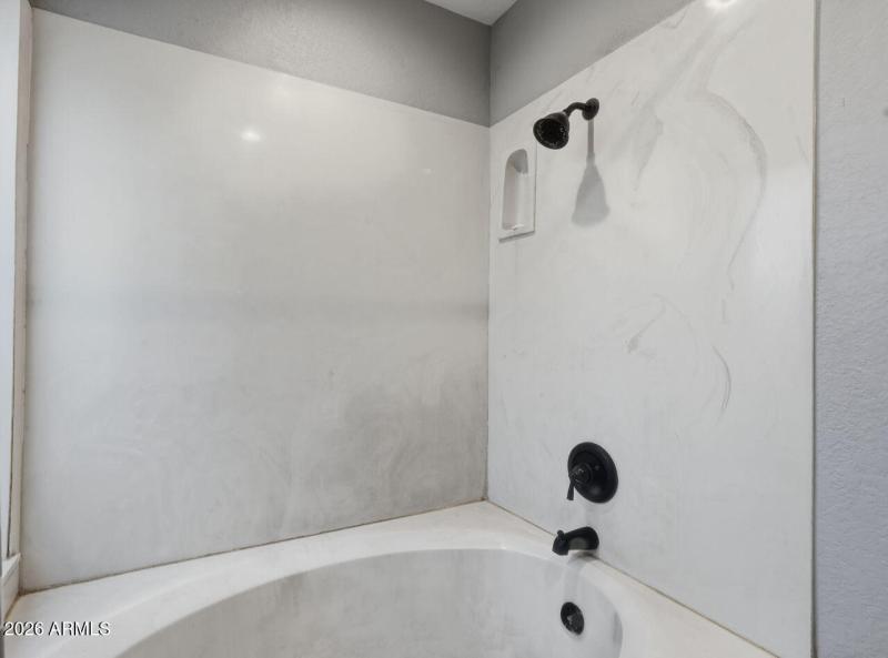 34-web-or-mls-6016 W Kings Ave Glendale,