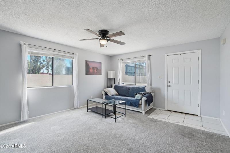 5-web-or-mls-E Hartford Ave 41-S0303-005