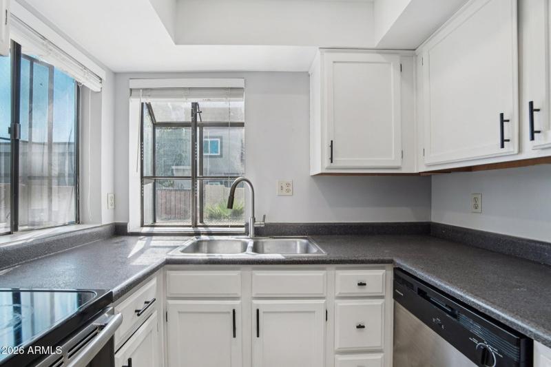 11-web-or-mls-E Hartford Ave 41-S0303-01