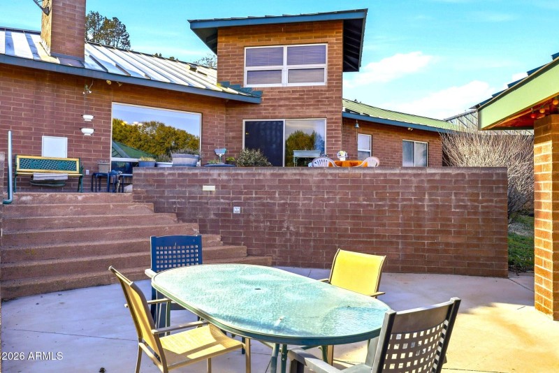 Back of Hm fr Ramada Patio