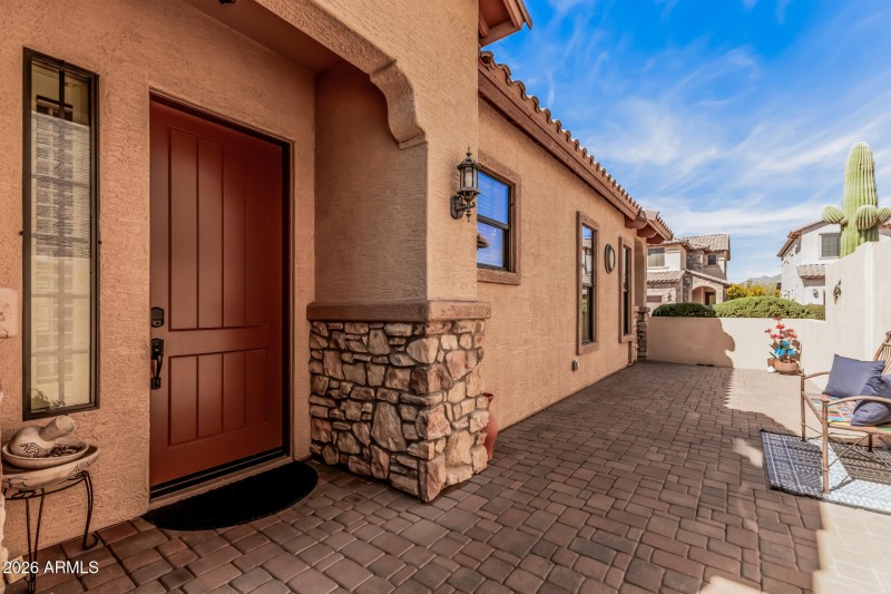 Enjoy coffee or Wine here on the porch