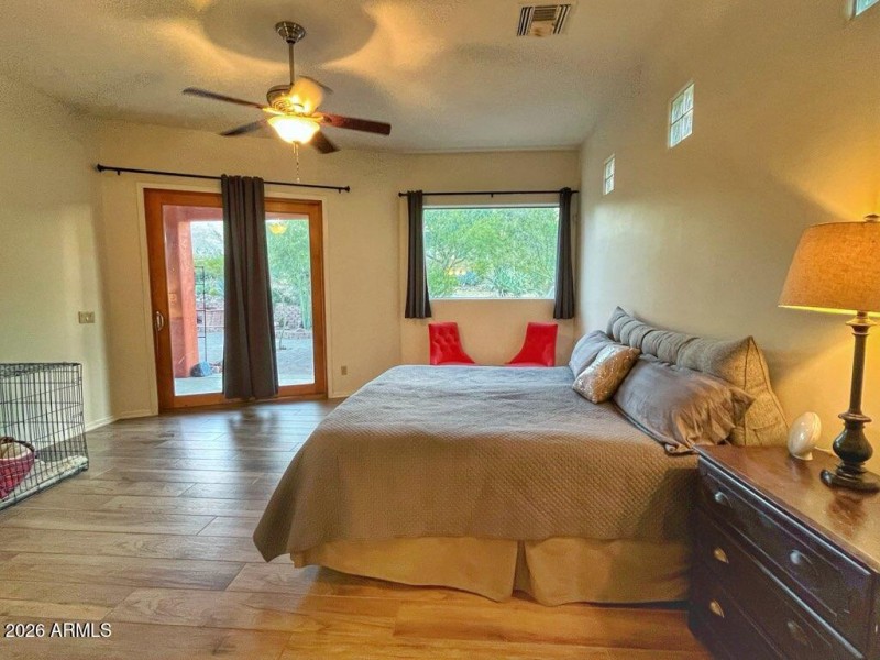 6CF28B22-ECC9-4017-8F53-7B77F57ADBC2