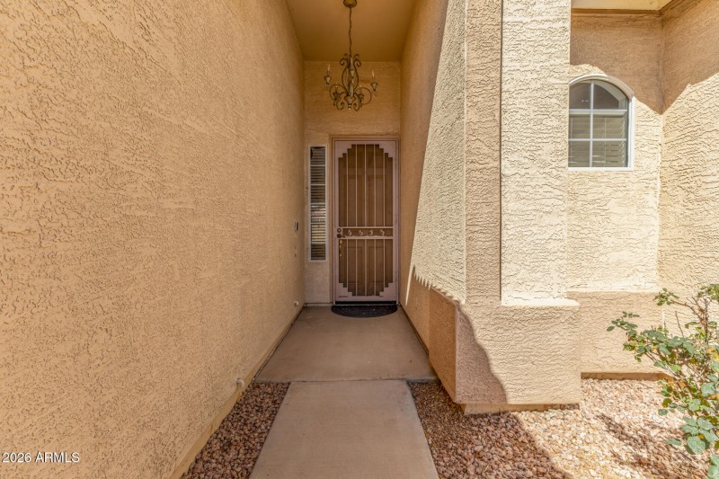 9628-lindner-front door