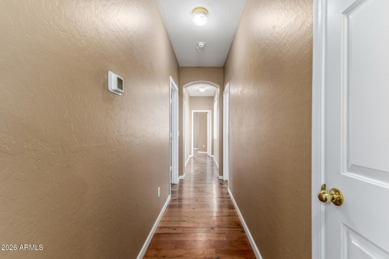 9628-lindner-hallway