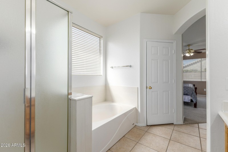 9628-lindner-master-suite