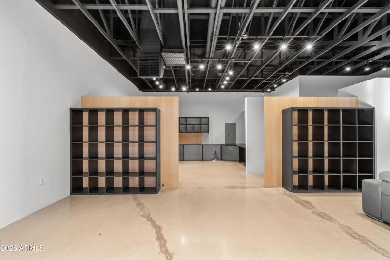 005_Entry to Work Space